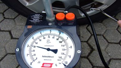 choose the right tire inflator with a gauge